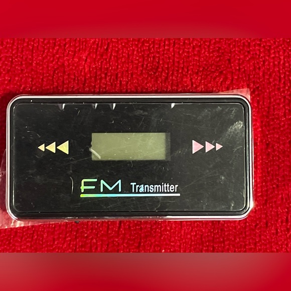 NEW LH-101 Black Car FM Transmitter with Charging Cable - Picture 5 of 11